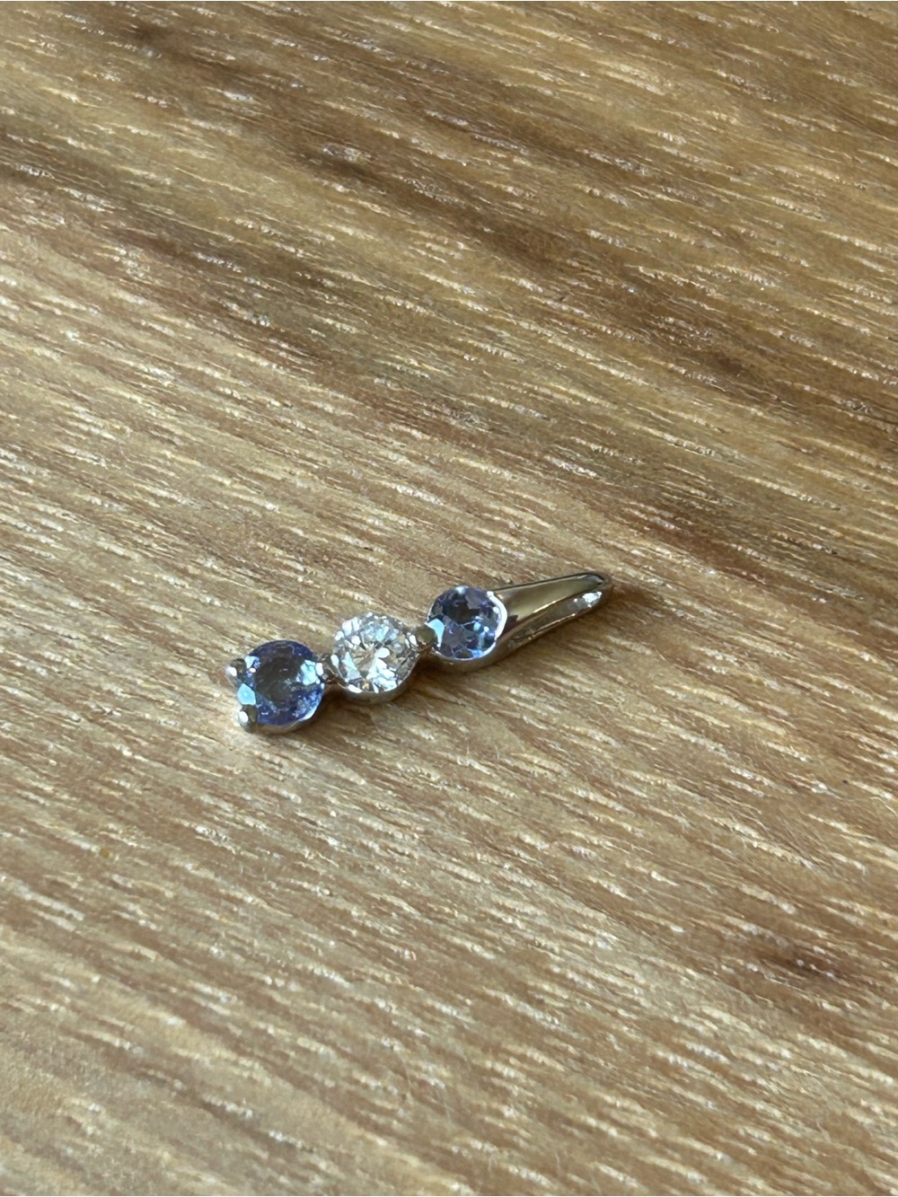 10k white gold and CZ pendant